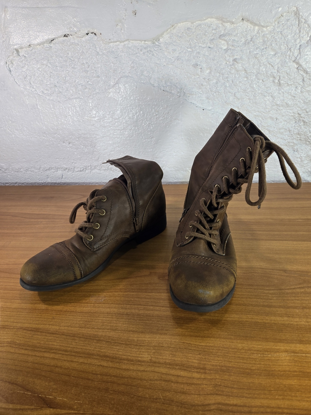 Mossimo Supply Co. Brown Combat Boots Lace Up Side Zipper Cap Toe Women Size 10